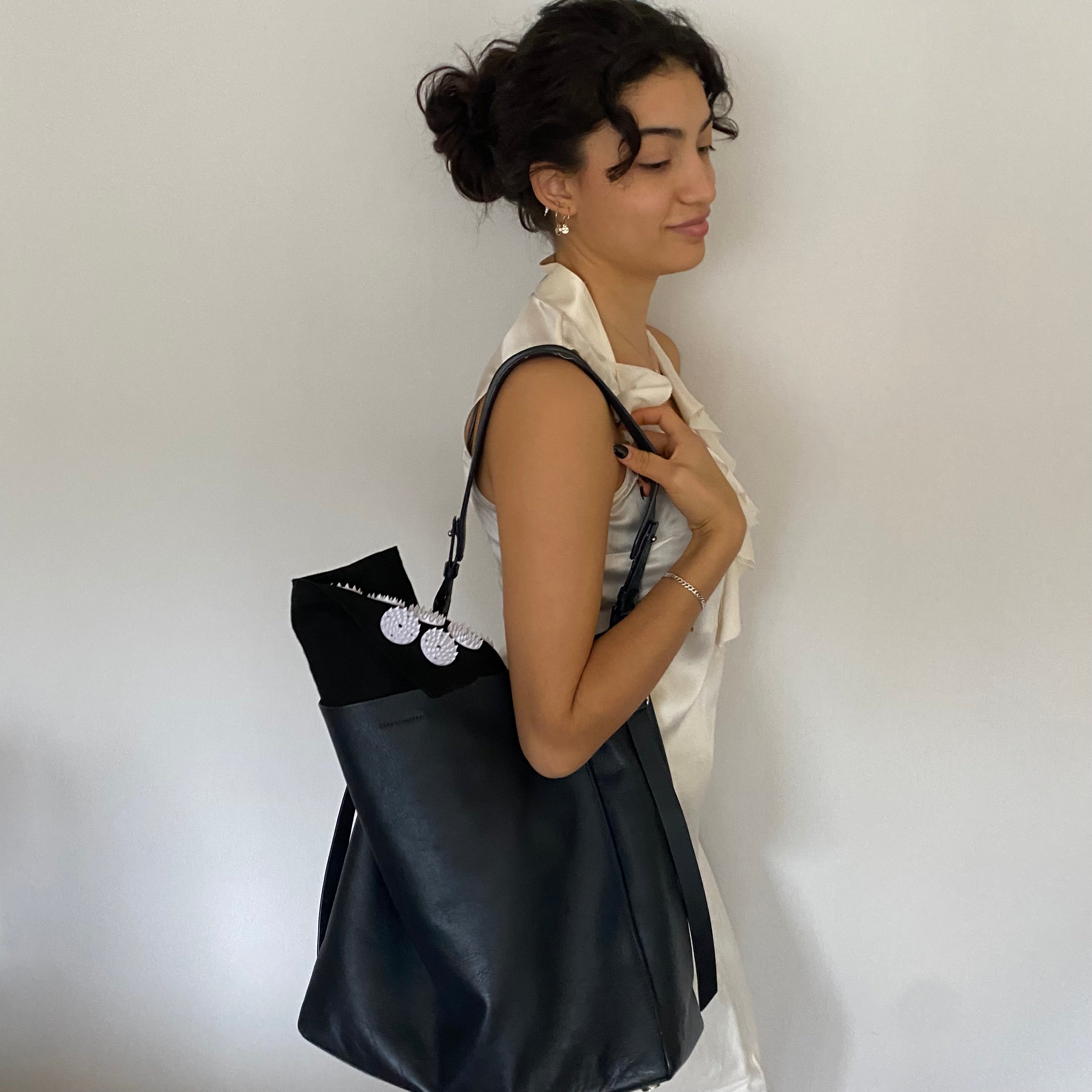 Acupressure Travel Strap - Black